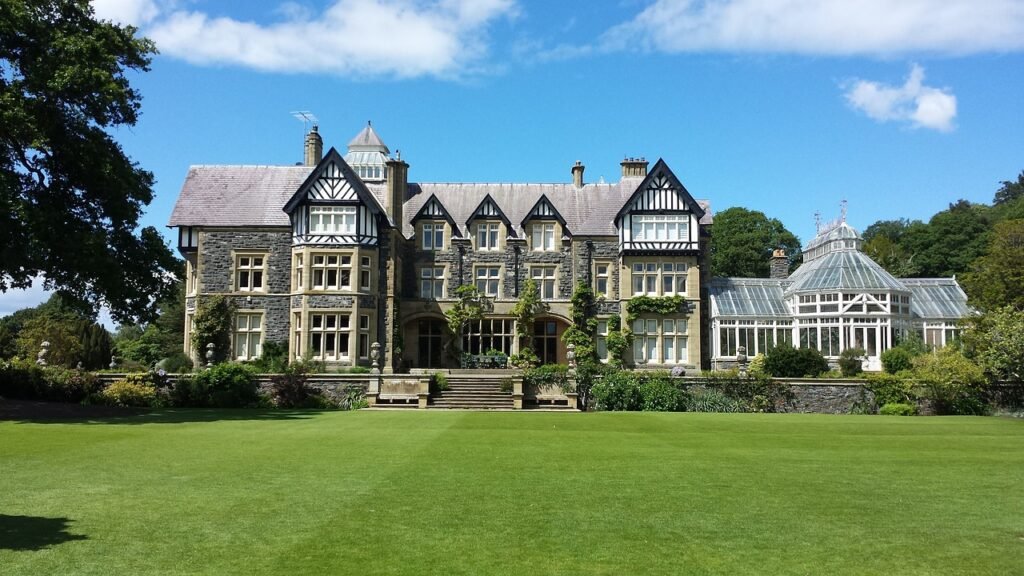 Top UK Engineering Universities 2024 For Nepali Students